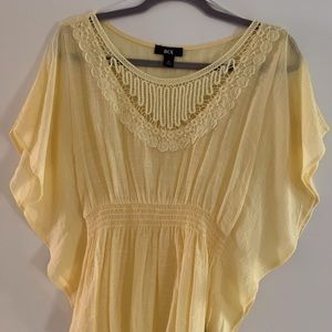 BCX Medium yellow gauze like pullover top,  lace trim